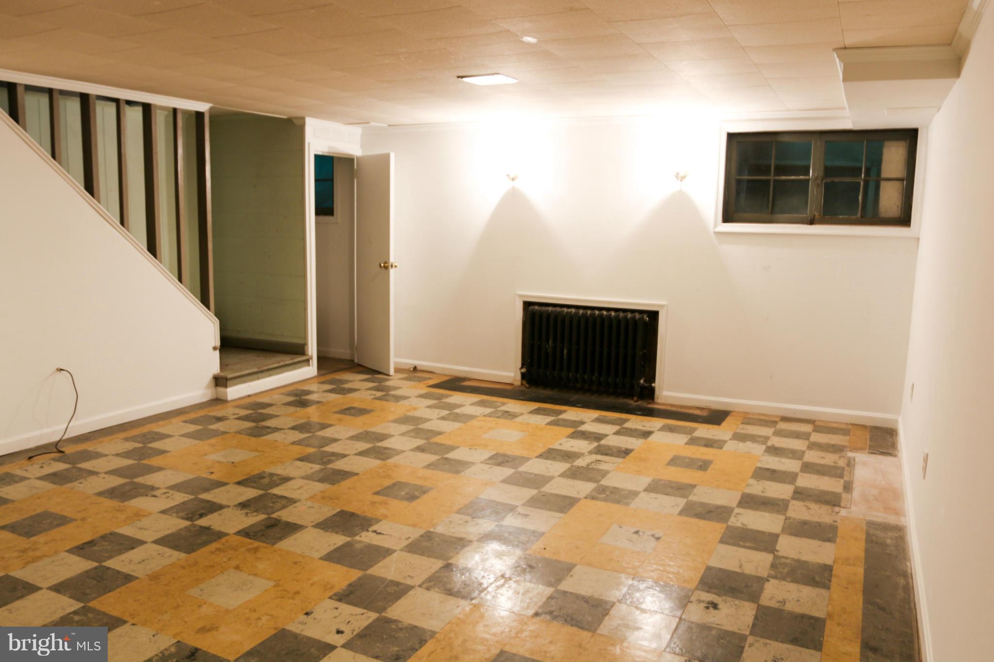 309 Westowne Road Baltimore, MD 21229 - Photo 16 of 20 a view of an empty room