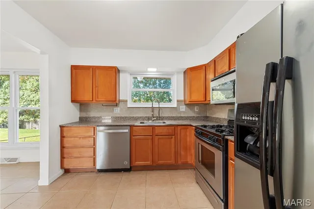 $1,795 | 2437 Pinehurst Drive, St. Louis, MO 63114