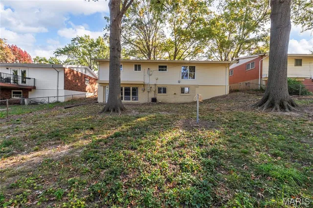 $1,795 | 2437 Pinehurst Drive, St. Louis, MO 63114