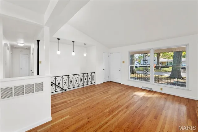 $1,795 | 2437 Pinehurst Drive, St. Louis, MO 63114