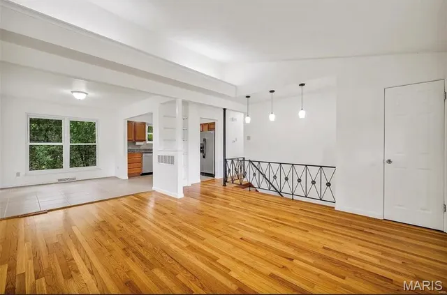 $1,795 | 2437 Pinehurst Drive, St. Louis, MO 63114