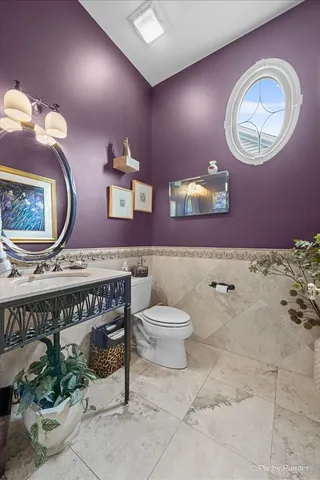 a view of livingroom with furniture