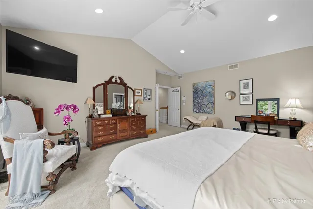 a view of front of house with a yard