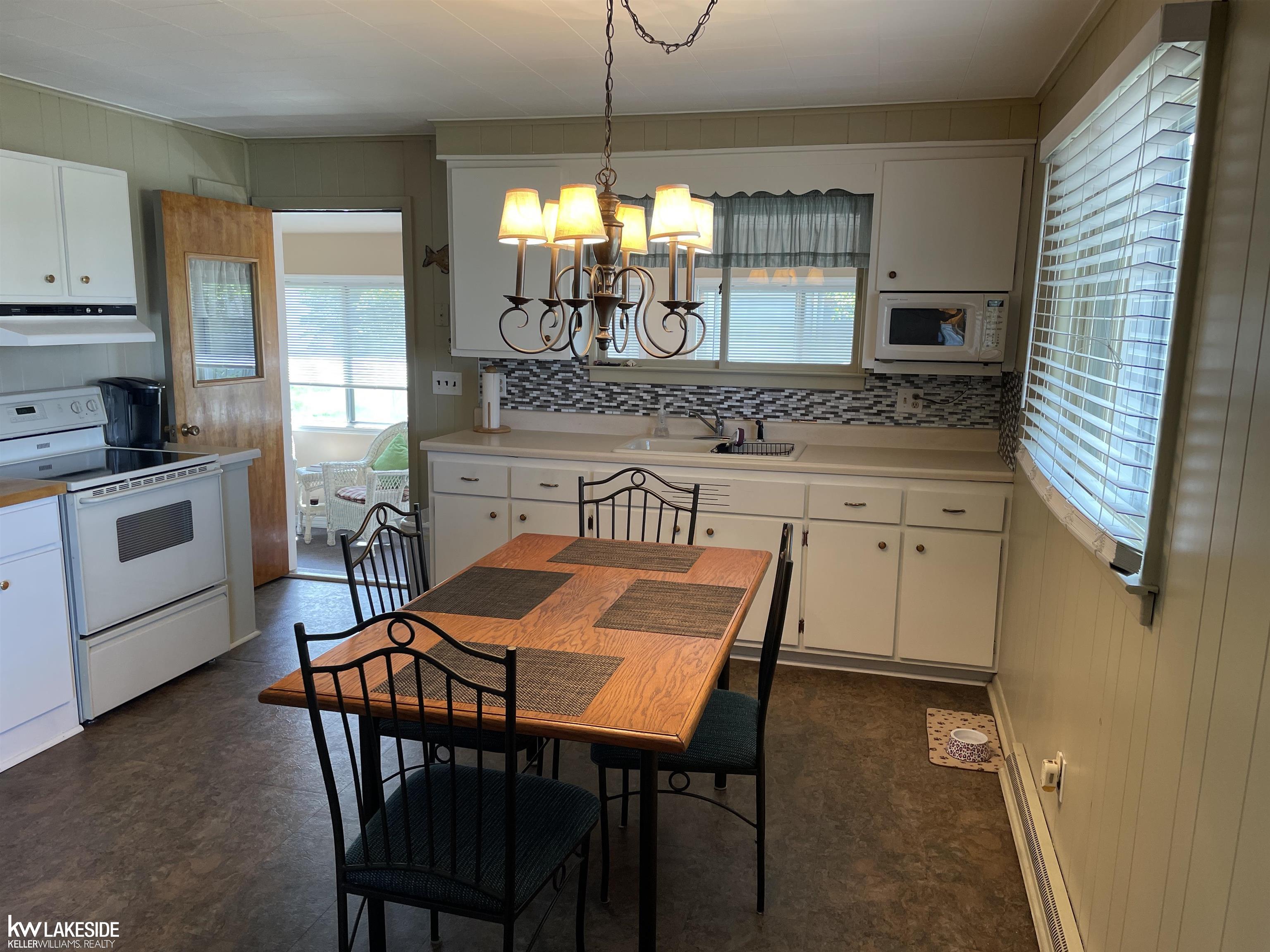 7599 Port Austin Road Pigeon, MI 48755 - Photo 11 of 27 50109870-10.JPG