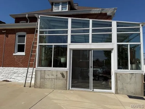 $799,900 | 6120 Victoria Avenue, St. Louis, MO 63139