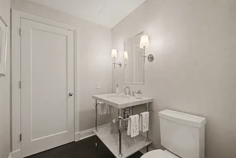 $975,000 | 840 North Lake Shore Drive, Unit 302, Chicago, IL 60611