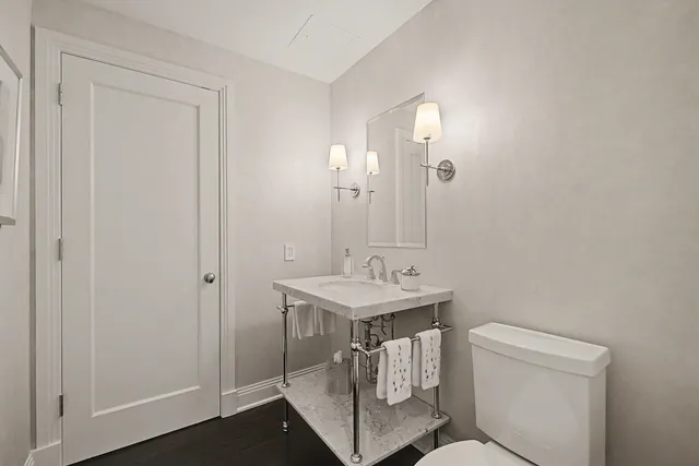 $975,000 | 840 North Lake Shore Drive, Unit 302, Chicago, IL 60611