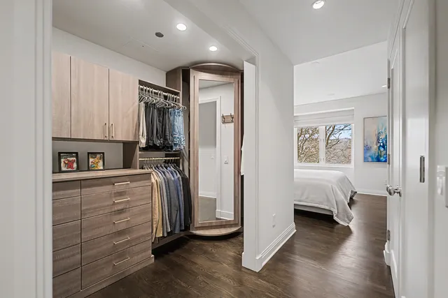 $975,000 | 840 North Lake Shore Drive, Unit 302, Chicago, IL 60611