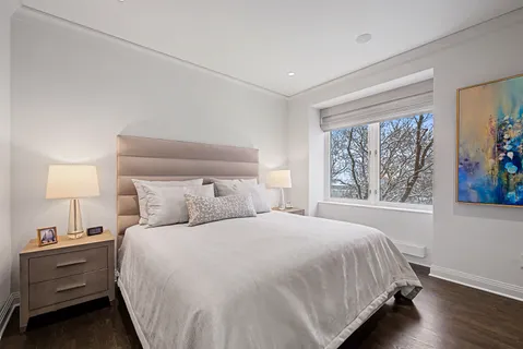 $975,000 | 840 North Lake Shore Drive, Unit 302, Chicago, IL 60611