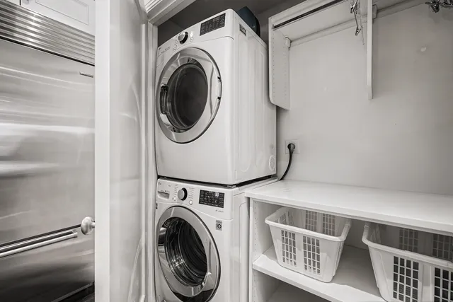 $975,000 | 840 North Lake Shore Drive, Unit 302, Chicago, IL 60611