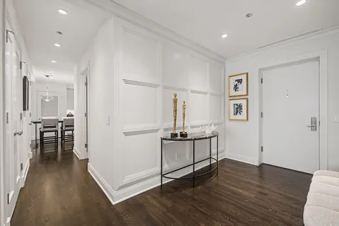 $975,000 | 840 North Lake Shore Drive, Unit 302, Chicago, IL 60611