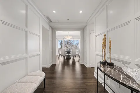 $975,000 | 840 North Lake Shore Drive, Unit 302, Chicago, IL 60611