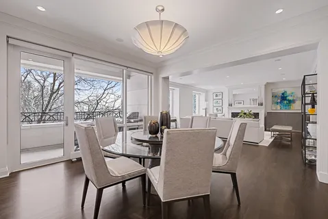 $975,000 | 840 North Lake Shore Drive, Unit 302, Chicago, IL 60611