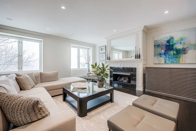 $975,000 | 840 North Lake Shore Drive, Unit 302, Chicago, IL 60611