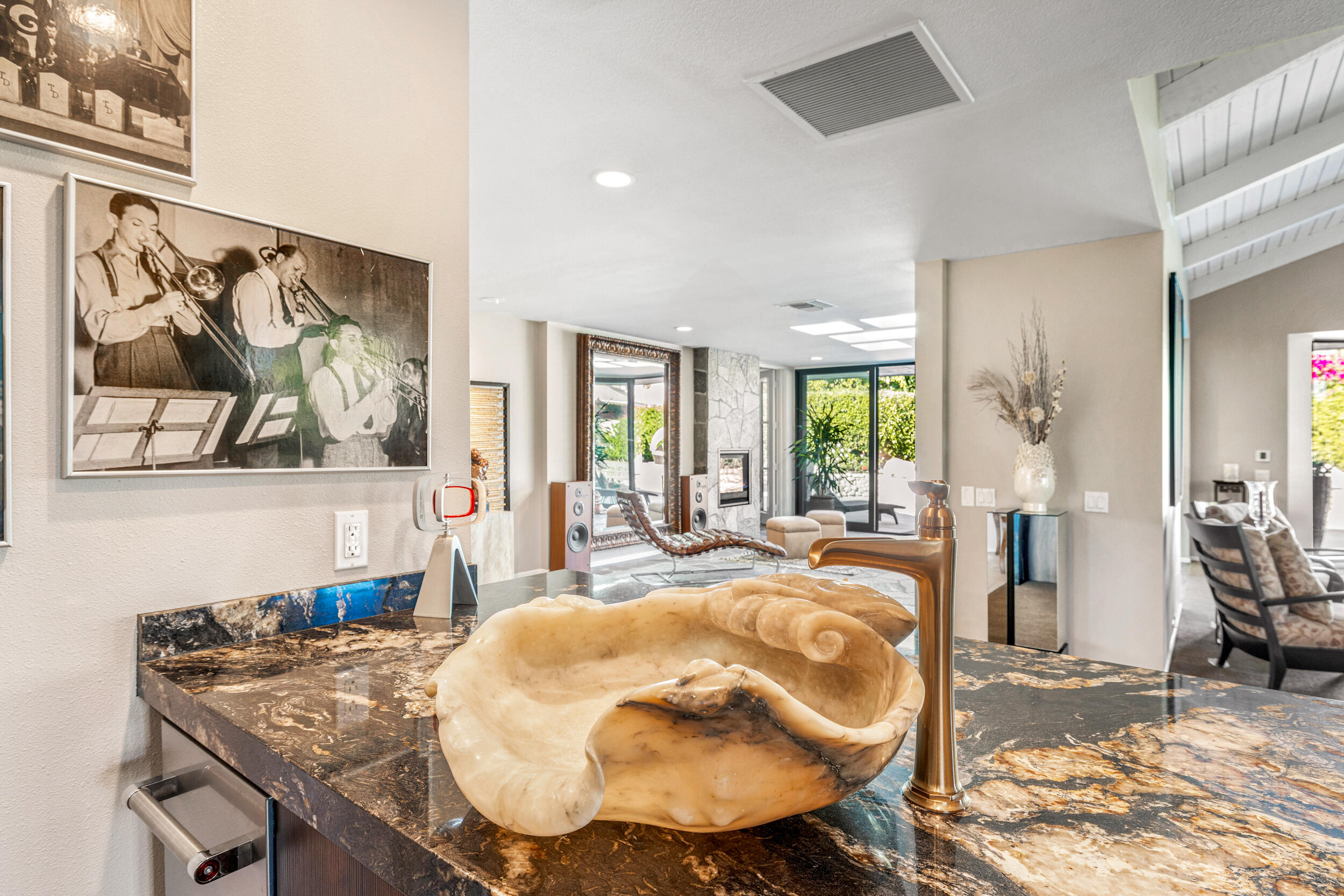 15 Johnar Boulevard Rancho Mirage, CA 92270 - Photo 16 of 68 a view of a dining room with furniture