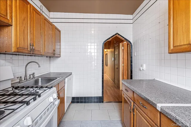 $999,000 | 80-14 95th Avenue | Ozone Park