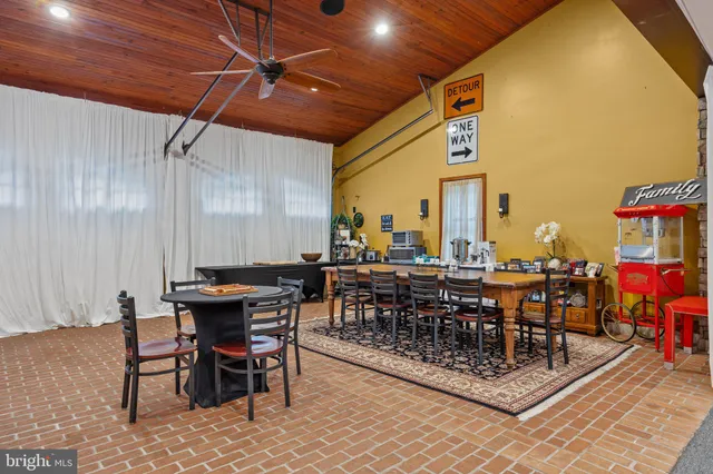 $1,449,999 | 80 High Point West, Huntingdon Valley, PA 19006