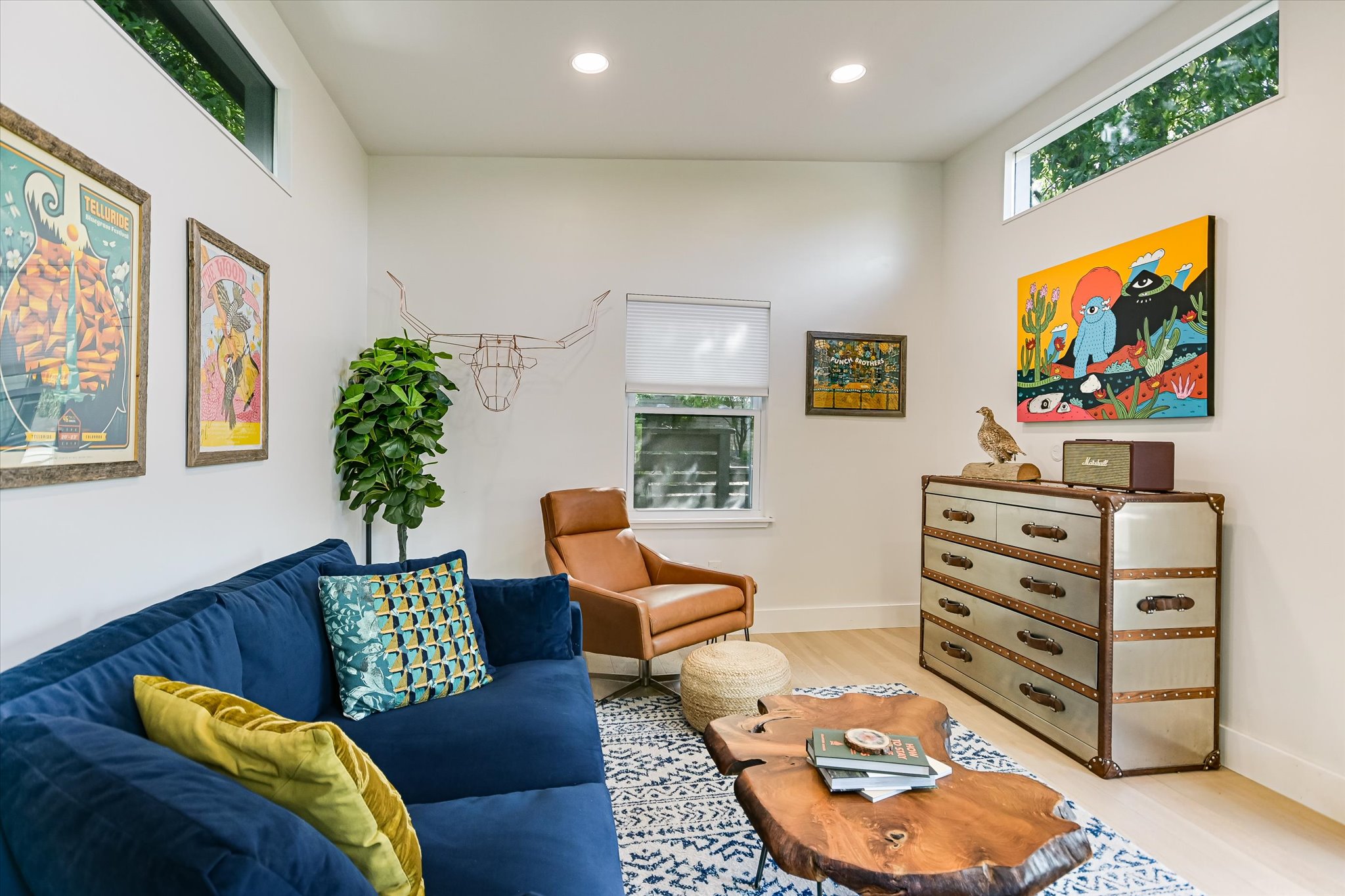 2805 South 5th Street Austin, TX 78704 - Photo 10 of 25 The backhouse is perfect for an office, studio, or guest space