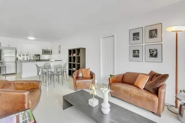 $3,800 | 290 Sunrise Drive, Unit 206, Key Biscayne, FL 33149