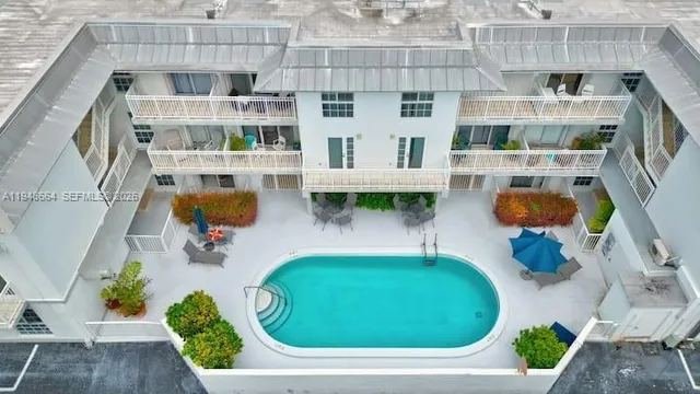 $3,800 | 290 Sunrise Drive, Unit 206, Key Biscayne, FL 33149