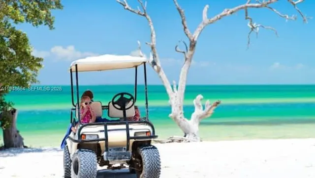 $3,800 | 290 Sunrise Drive, Unit 206, Key Biscayne, FL 33149