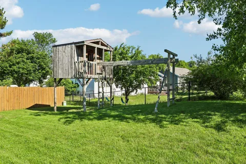 $400,000 | 606 Garfield Avenue, Evansville, WI 53536