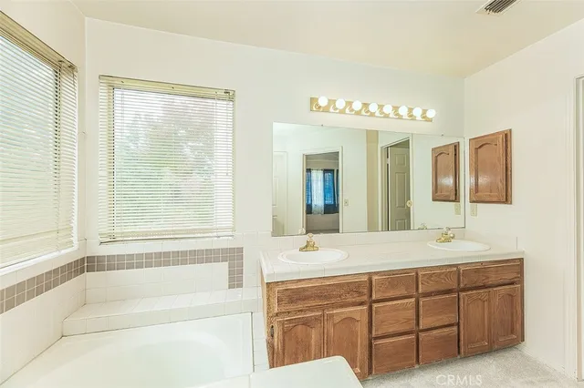 $550,000 | 9659 North Shenandoah Lane, Fresno, CA 93720