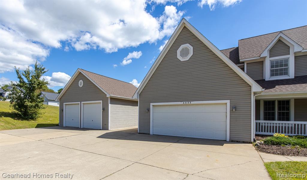 8088 Denton Hill Road Fenton, MI 48430 - Photo 3 of 56
