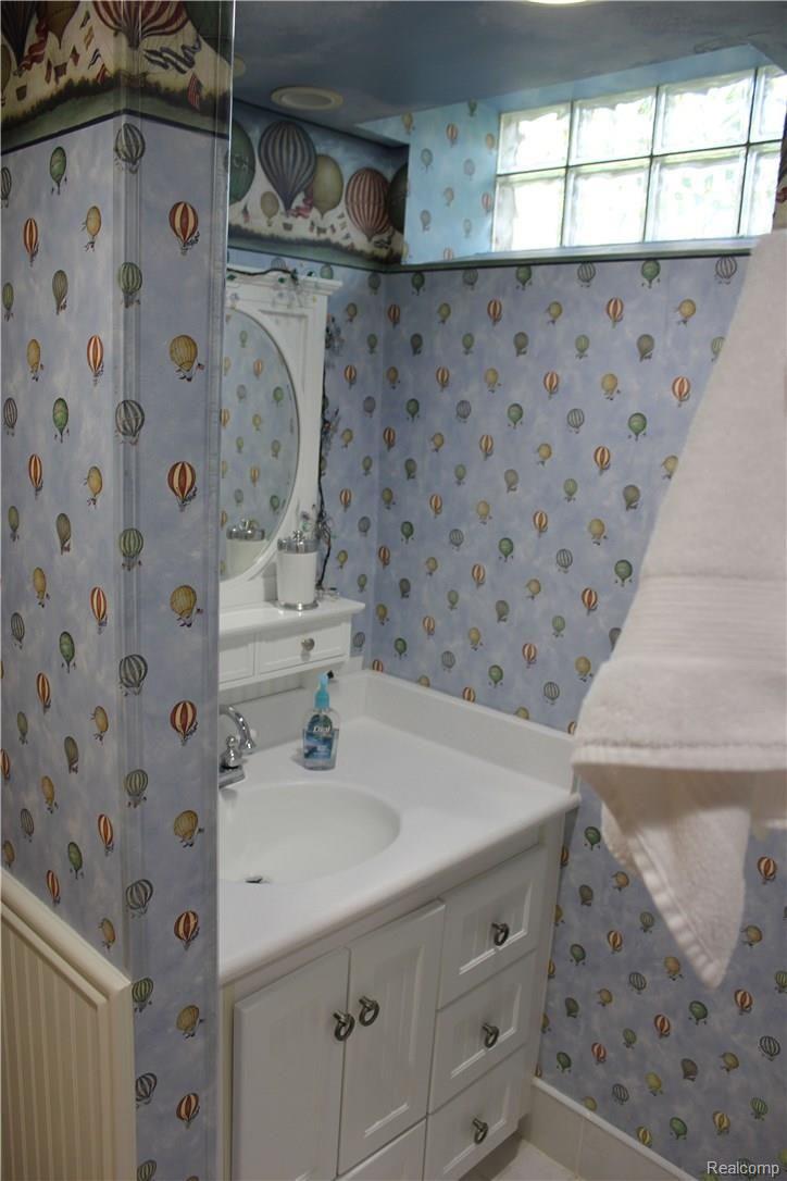 27845 Peppermill Road Farmington, MI 48331 - Photo 9 of 12 Lower Level Bath