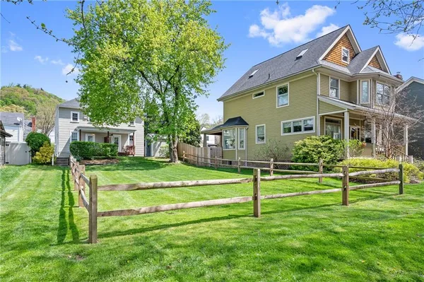 $600,000 | 318-320 Sprott Way, Sewickley, PA 15143