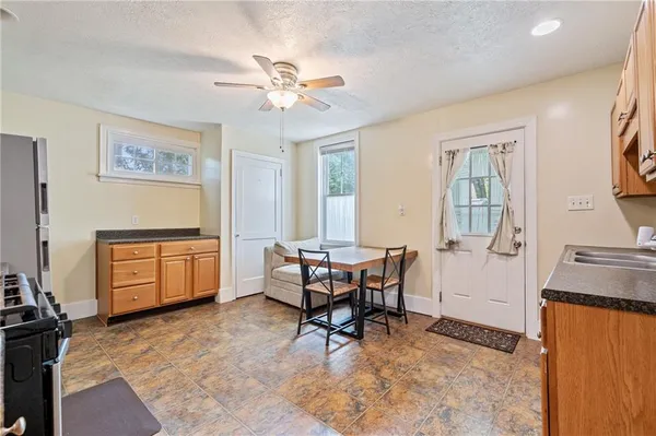 $600,000 | 318-320 Sprott Way, Sewickley, PA 15143