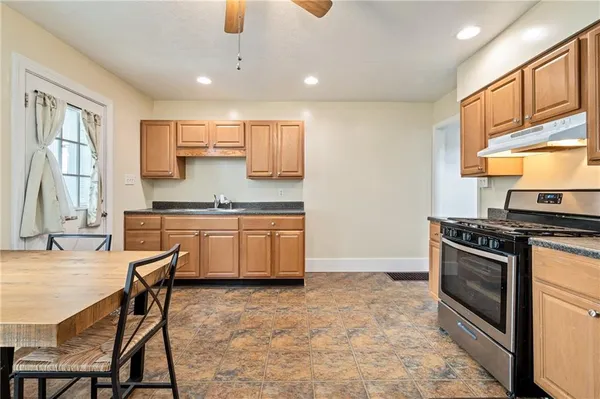 $600,000 | 318-320 Sprott Way, Sewickley, PA 15143