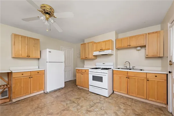 $600,000 | 318-320 Sprott Way, Sewickley, PA 15143