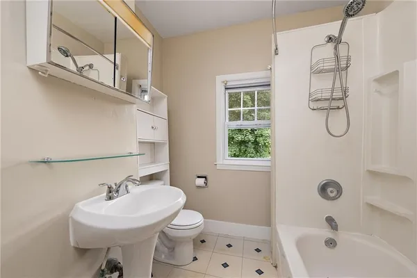 $600,000 | 318-320 Sprott Way, Sewickley, PA 15143