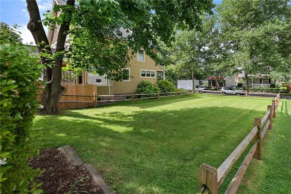 $600,000 | 318-320 Sprott Way, Sewickley, PA 15143