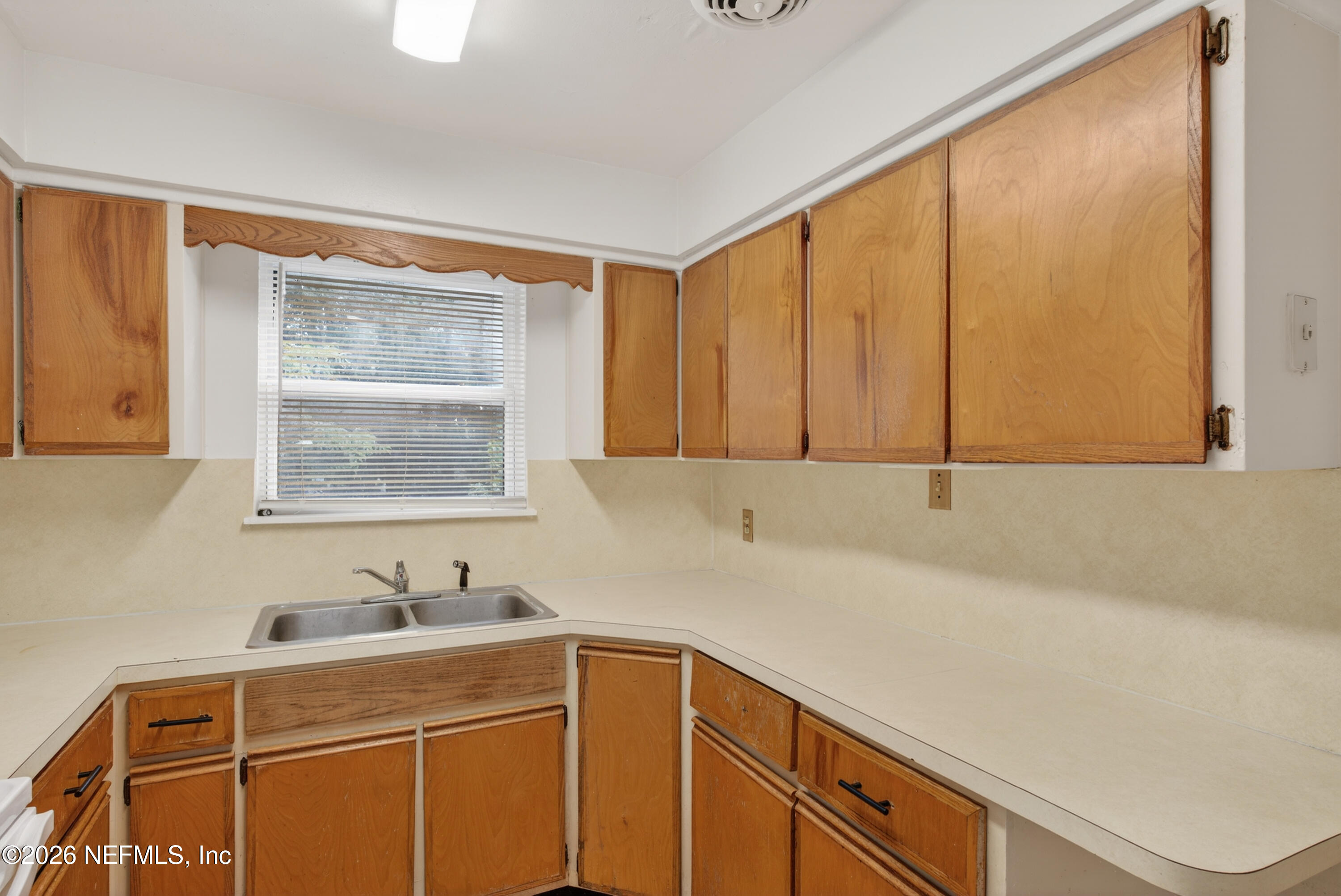7248 Stonehurst Road North Jacksonville, FL 32277 - Photo 8 of 24 Kitchen A2