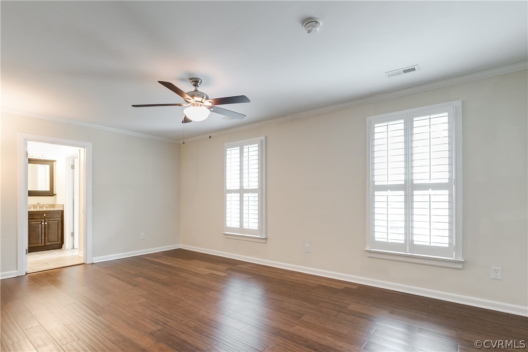 4327 Wakefield Road Richmond, VA 23235 - Photo 23 of 35 Huge master has an en-suite bath.
