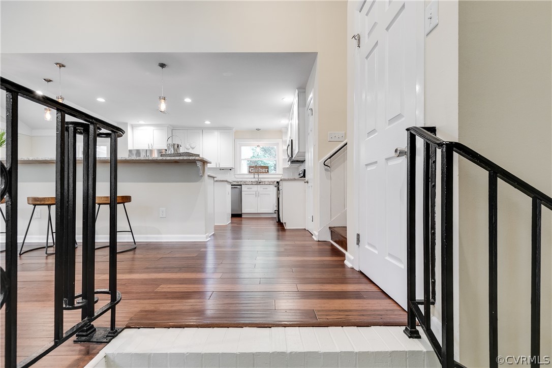 4327 Wakefield Road Richmond, VA 23235 - Photo 4 of 35 Step inside this bright and sunny home!