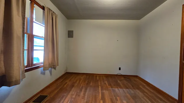 $1 | 9622 Old Highway 13, Murphysboro, IL 62966