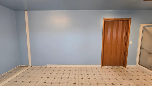 $1 | 9622 Old Highway 13, Murphysboro, IL 62966