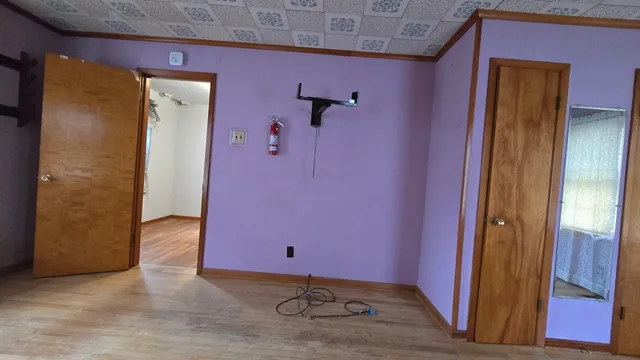 $1 | 9622 Old Highway 13, Murphysboro, IL 62966