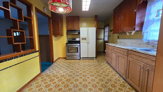 $1 | 9622 Old Highway 13, Murphysboro, IL 62966