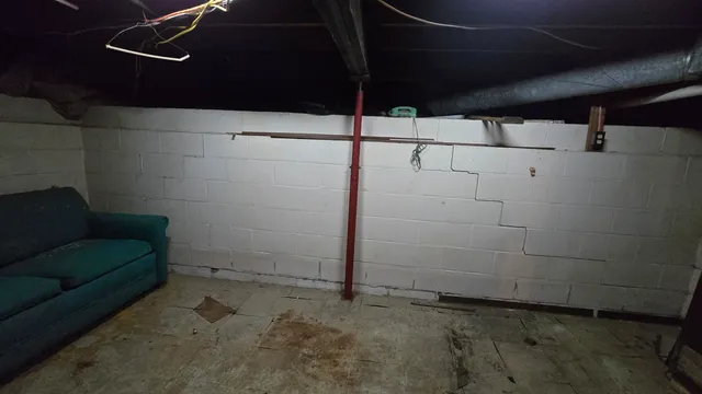 $1 | 9622 Old Highway 13, Murphysboro, IL 62966