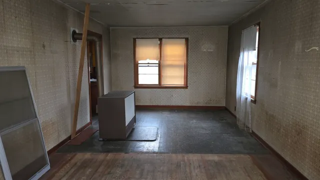 $1 | 9622 Old Highway 13, Murphysboro, IL 62966