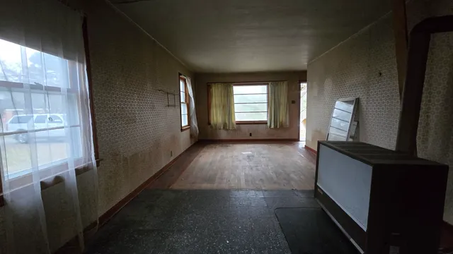 $1 | 9622 Old Highway 13, Murphysboro, IL 62966