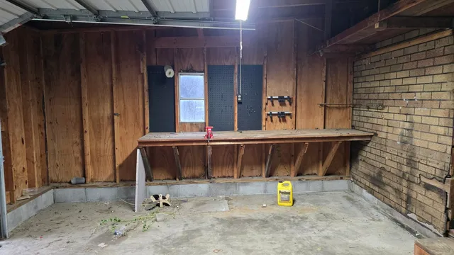 $1 | 9622 Old Highway 13, Murphysboro, IL 62966