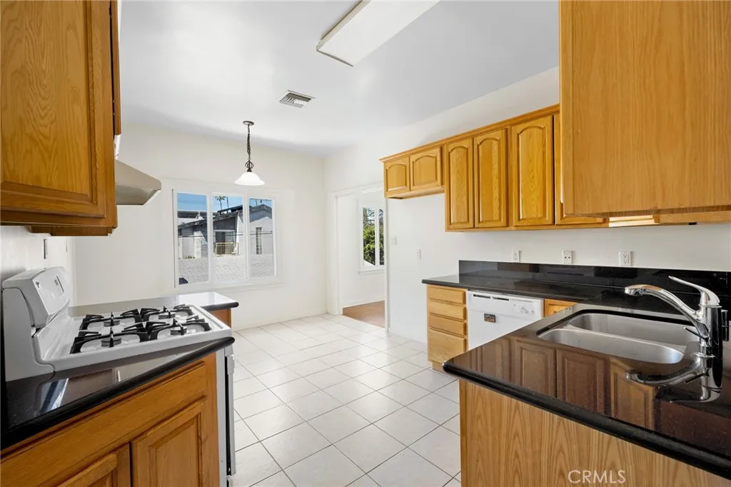 218 East Windsor Road, Unit 3 Glendale, CA 91205 - Photo 9 of 19