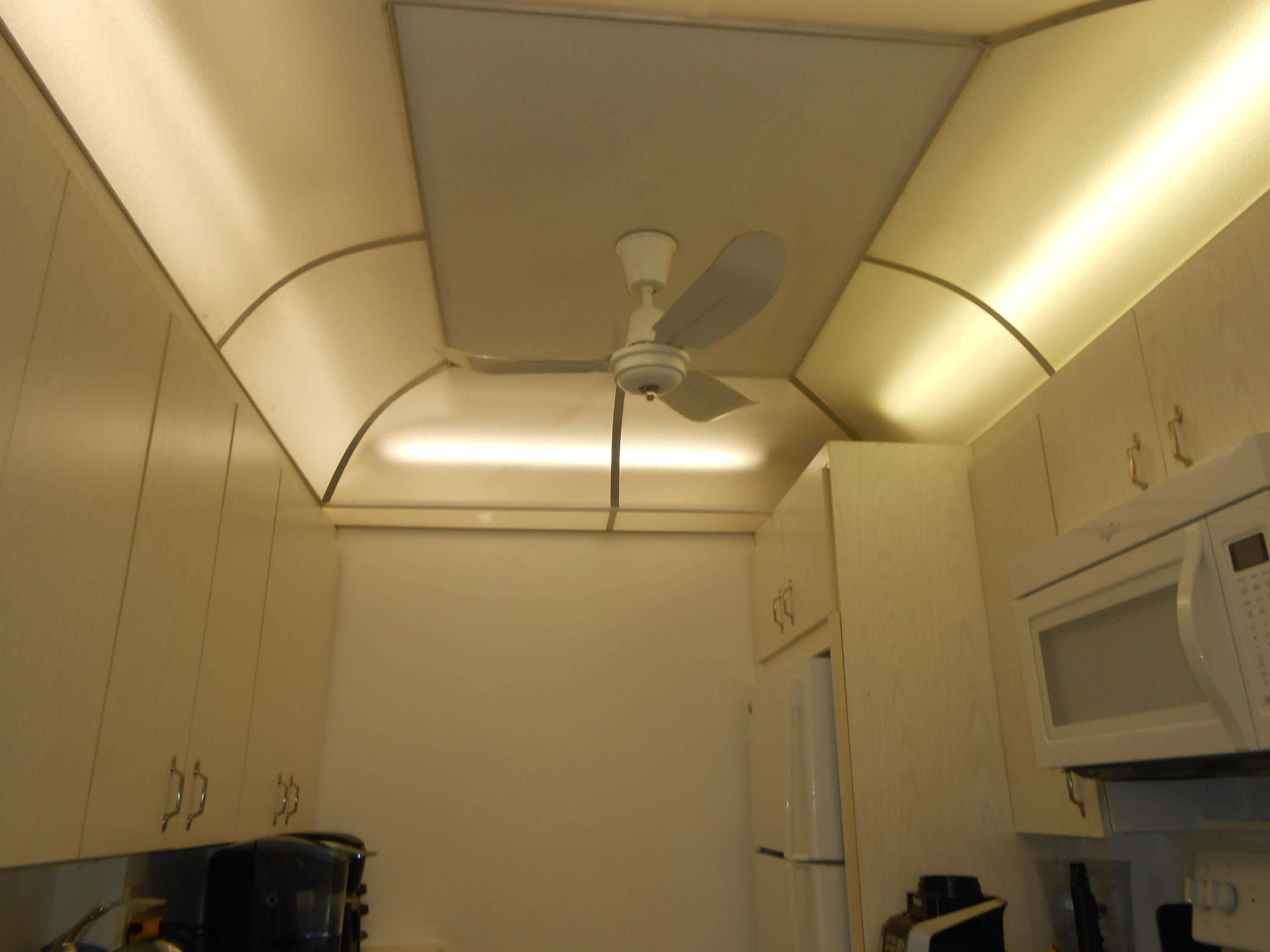 1026 Cornwall East Boca Raton, FL 33434 - Photo 6 of 23 Kitchen Cove Ceiling
