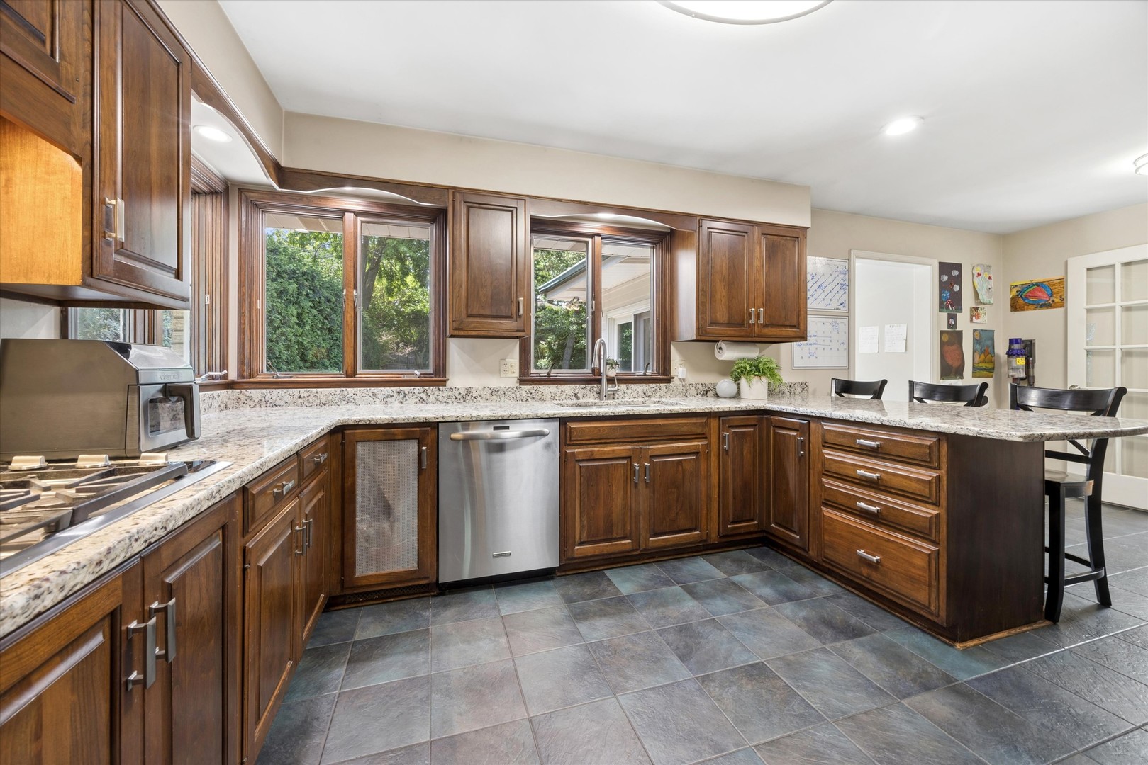 671 Revere Road Glen Ellyn, IL 60137 - Photo 10 of 40