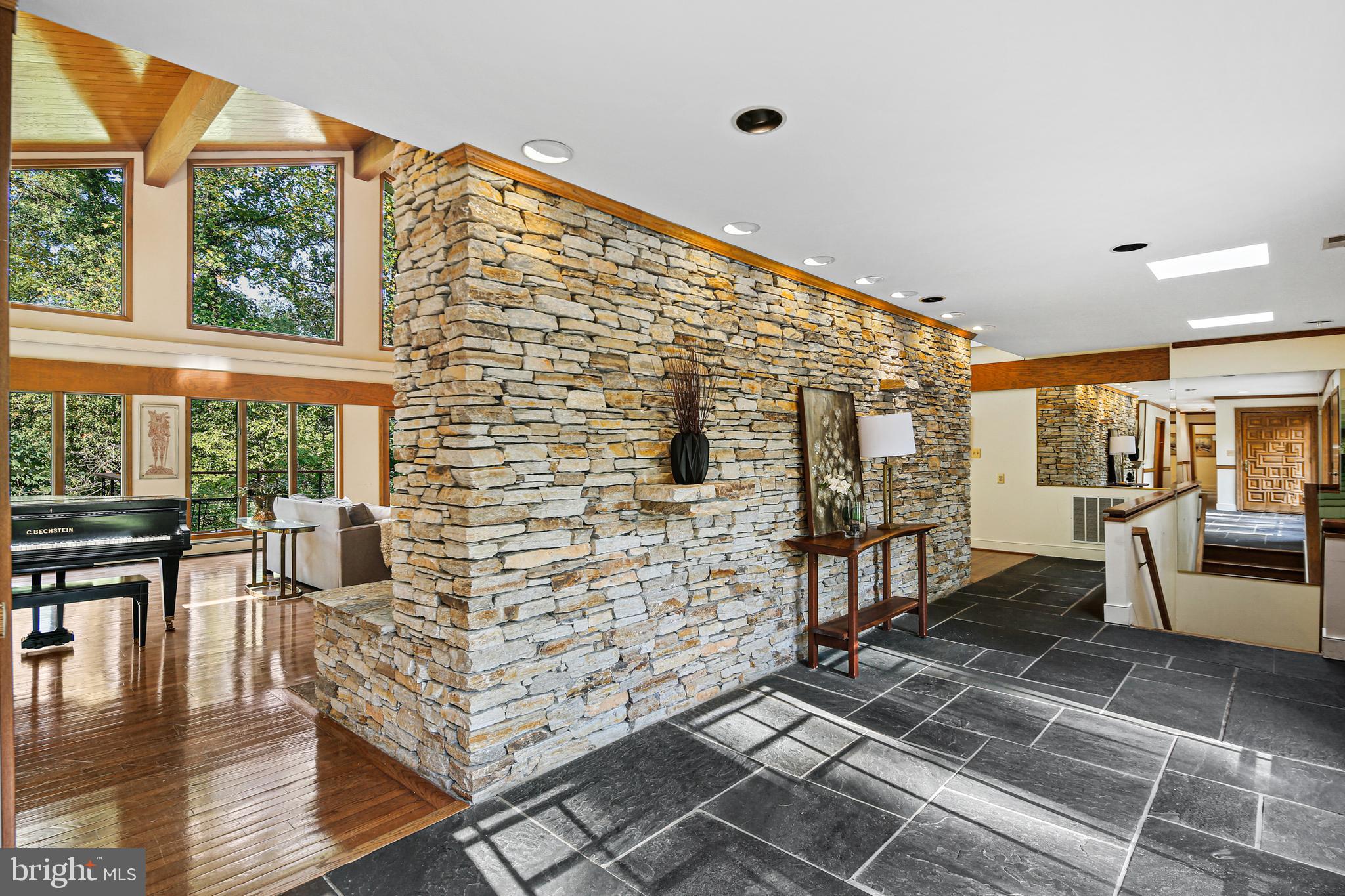 411 Old Orchard Road Baltimore, MD 21229 - Photo 7 of 58 Gallery Image 7